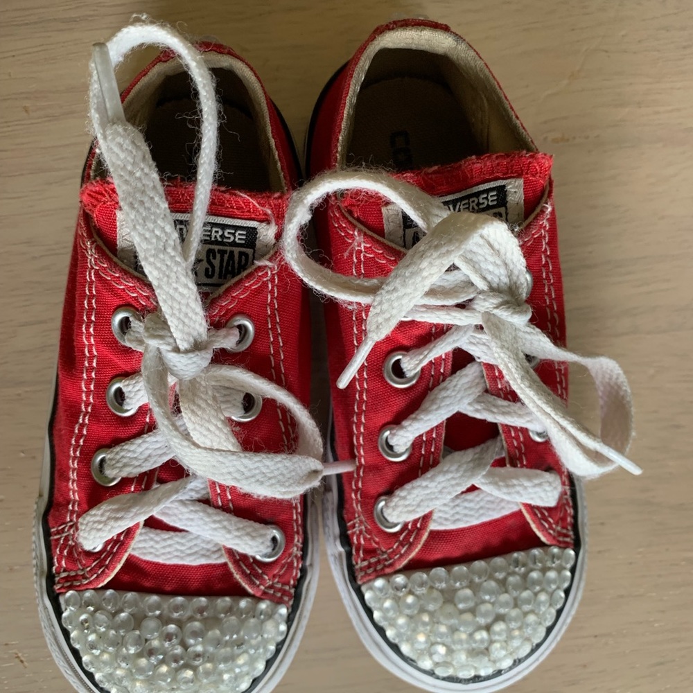 Converse - Picture 2 of 5
